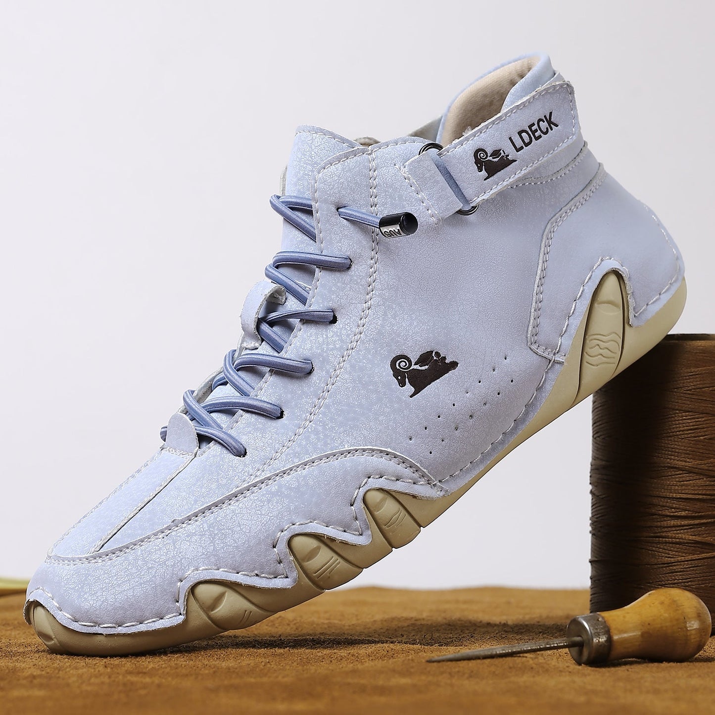 VoglDeck — נעליים אלגנטיות, שנועדו להקל