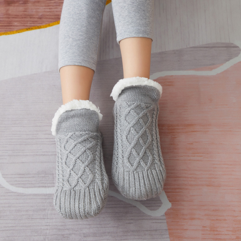 V-mond slipper-socks: Comfort and warmth for winter 